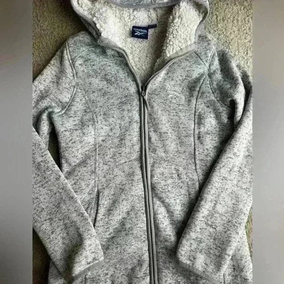 Woman’s Reebok Sweatshirt - Picture 6 of 6